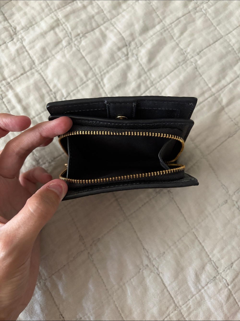 COACH Black Pebbled Leather Compact Zip Card Holder with Gold Hardware - Picture 3 of 4